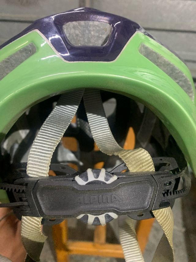 Casco bici Alpina, morado-verde