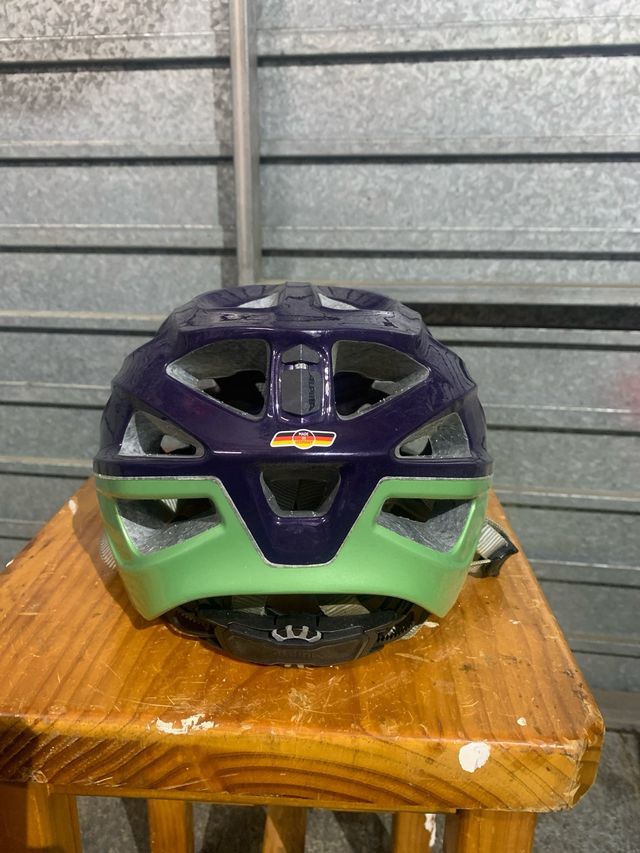 Casco bici Alpina, morado-verde