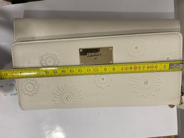 Cartera Swarovski beige y dorada