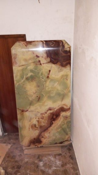 Mesa de mármol verde
