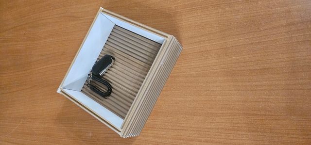 Cesto in legno beige