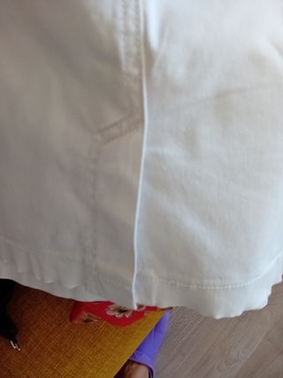 Falda vaquera blanca. Elástica