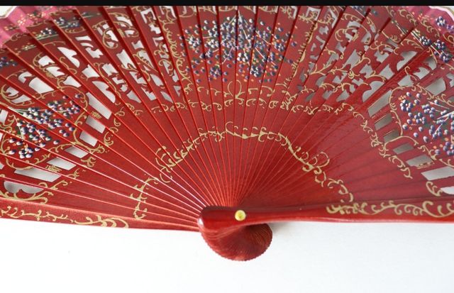 Ventaglio rosso vintage