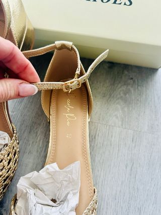 Fiorella Ru - Zapatos dorados T40