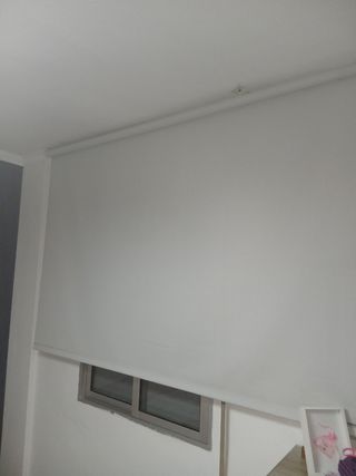Estor enrollable blanco