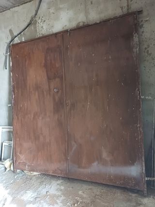 Puerta metálica garaje - 2 hojas