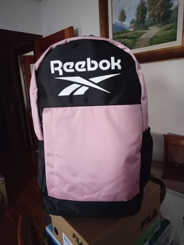 Mochila Reebok rosa y negra