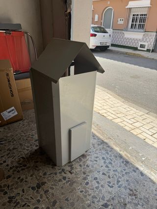 Caja metálica gris - Protector exterior