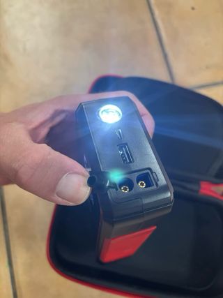 Arrancador Coche 12V - Powerbank - Linterna