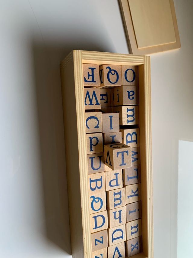 Cubos letras Montessori madera