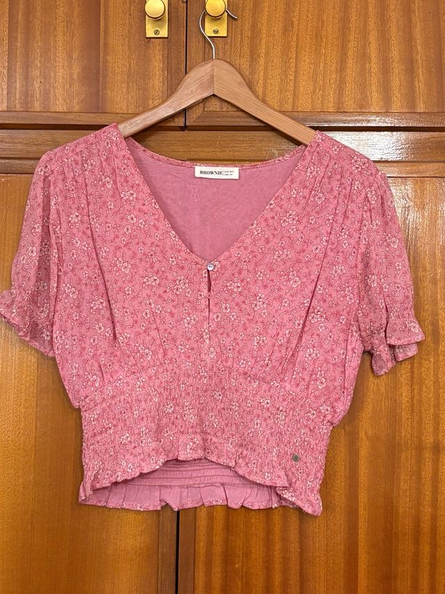 Blusa brownie rosa con estampado floral