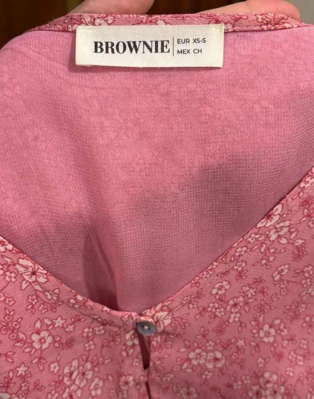 Blusa brownie rosa con estampado floral