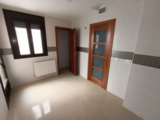 Piso en venta en Linares