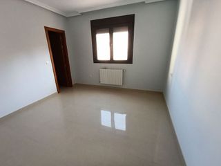 Piso en venta en Linares