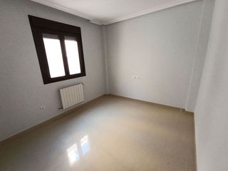 Piso en venta en Linares