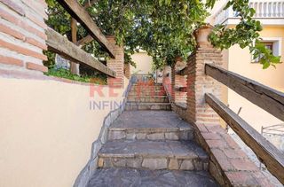 Chalet en venta en La Granja-La Colina-Los Pastores en Algeciras