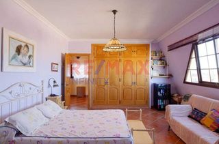 Chalet en venta en La Granja-La Colina-Los Pastores en Algeciras
