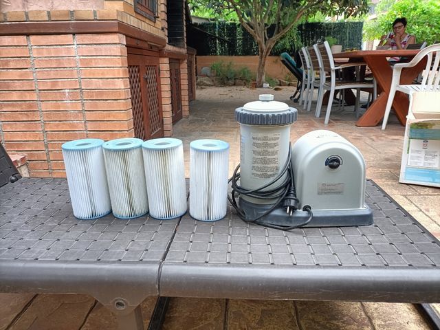 Bomba filtro INTEX piscina 5,7m³/h