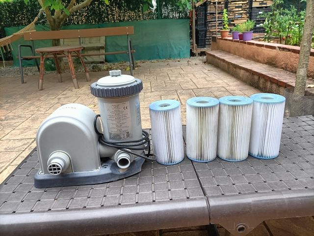 Bomba filtro INTEX piscina 5,7m³/h