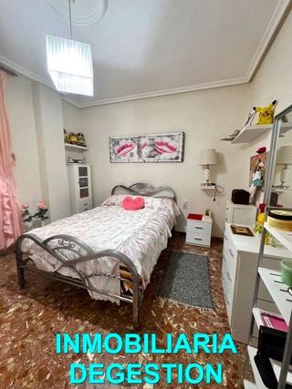Piso en venta en Linares