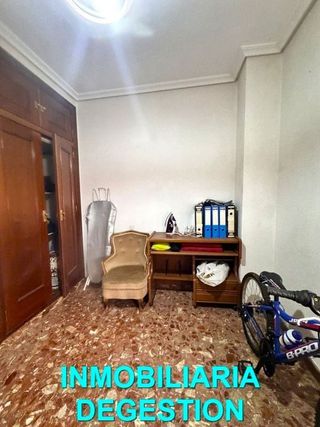 Piso en venta en Linares