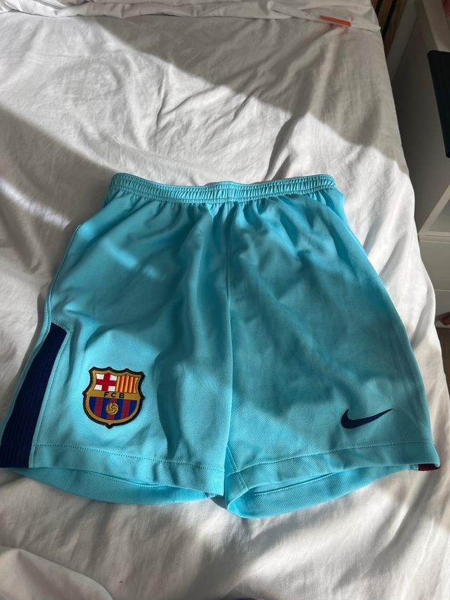 Shorts FC Barcelona Nike 
Tiene una mancha-foto