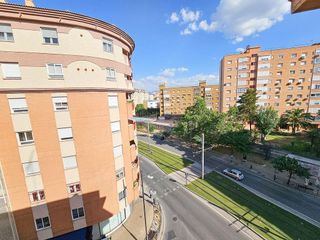 Piso en venta en Renfe - Bulevar 1º y 2º Fase en Jaén