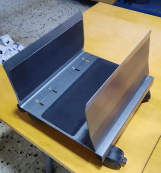 Soporte CPU con ruedas - Gris