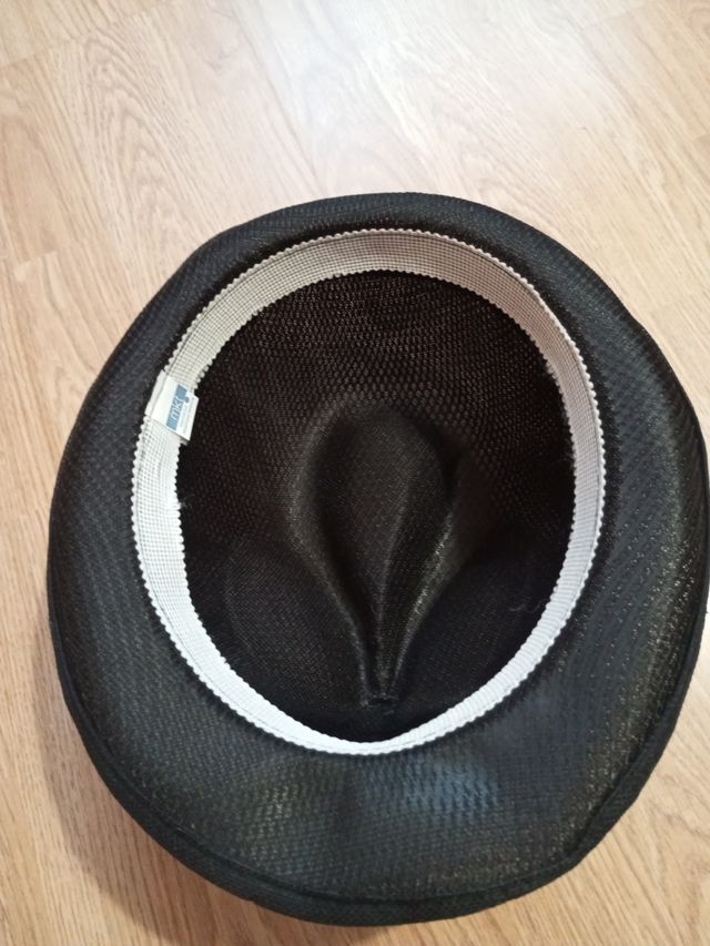 Sombrero fedora negro