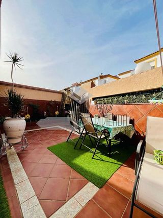 Casa adosada en venta en La Granja-La Colina-Los Pastores en Algeciras