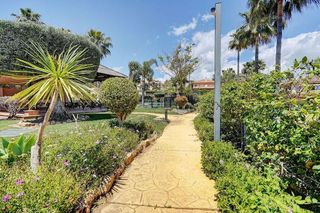Casa pareada en venta en Calahonda en Mijas