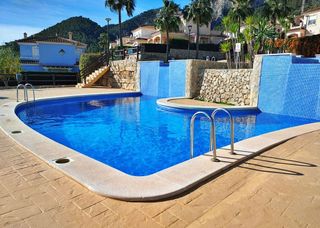 Casa adosada en venta en Polop