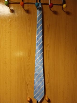 Corbata Schuss azul y blanca a rayas