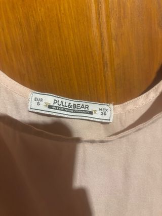 Camiseta beige PULL&BEAR talla S