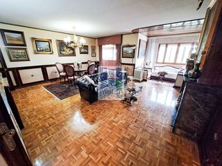 Piso en venta en Plaza España - Villa Pilar - Reyes Católicos - Vadillos en Burgos