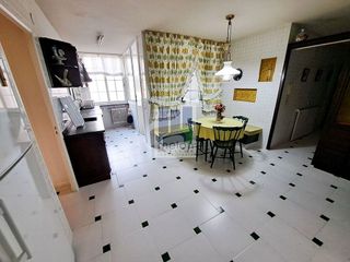 Piso en venta en Plaza España - Villa Pilar - Reyes Católicos - Vadillos en Burgos
