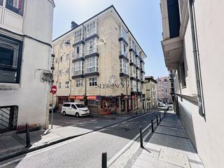 Oficina en venta en Puerto Chico en Santander