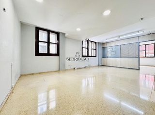 Oficina en venta en Puerto Chico en Santander