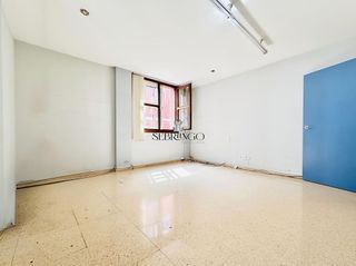 Oficina en venta en Puerto Chico en Santander