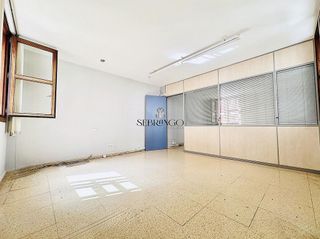 Oficina en venta en Puerto Chico en Santander