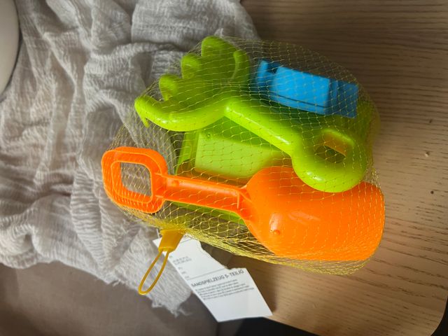 Juguetes playa: cubos y pala