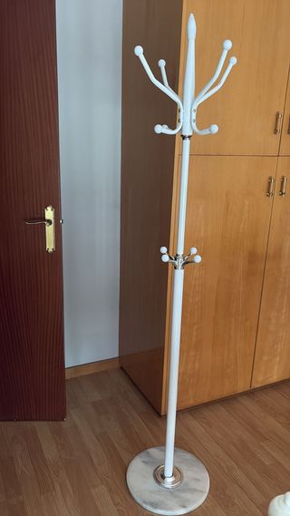 Perchero Karen- Blanco, con plataforma de mármol