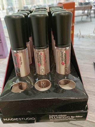 24h Maquillaje - expositores