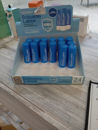 24h Maquillaje - expositores