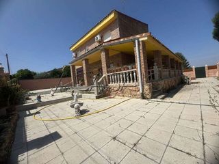 Chalet en venta en Yuncos
