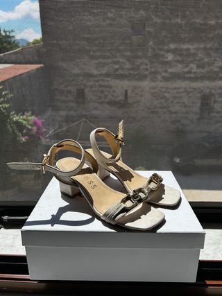 Sandalias GUESS blancas, n. 37