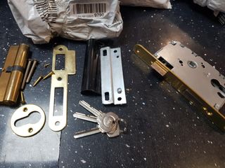 Cerradura embutir puerta madera Tesa