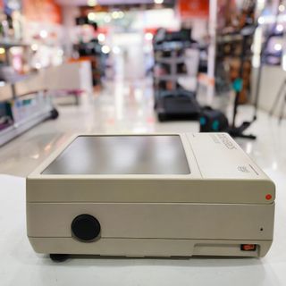 PROYECTOR DE DIAPOSITIVAS CON PANTALLA BRAUN NOVAMAT SCREEN 2000