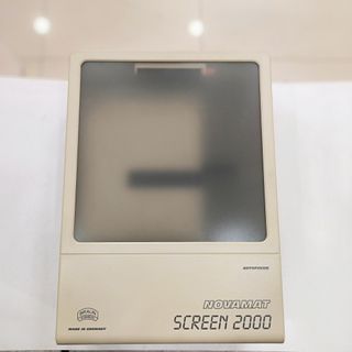 PROYECTOR DE DIAPOSITIVAS CON PANTALLA BRAUN NOVAMAT SCREEN 2000