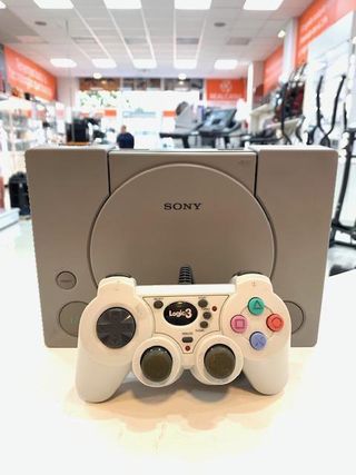 CONSOLA PS1 CON MANDO NO ORIGINAL Y CABLES